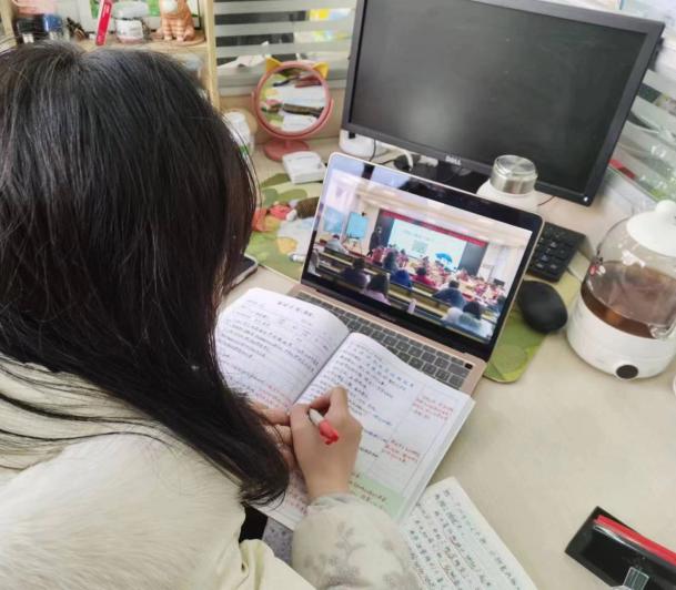 12日 整本书阅读的行与思_html_m6573831.jpg