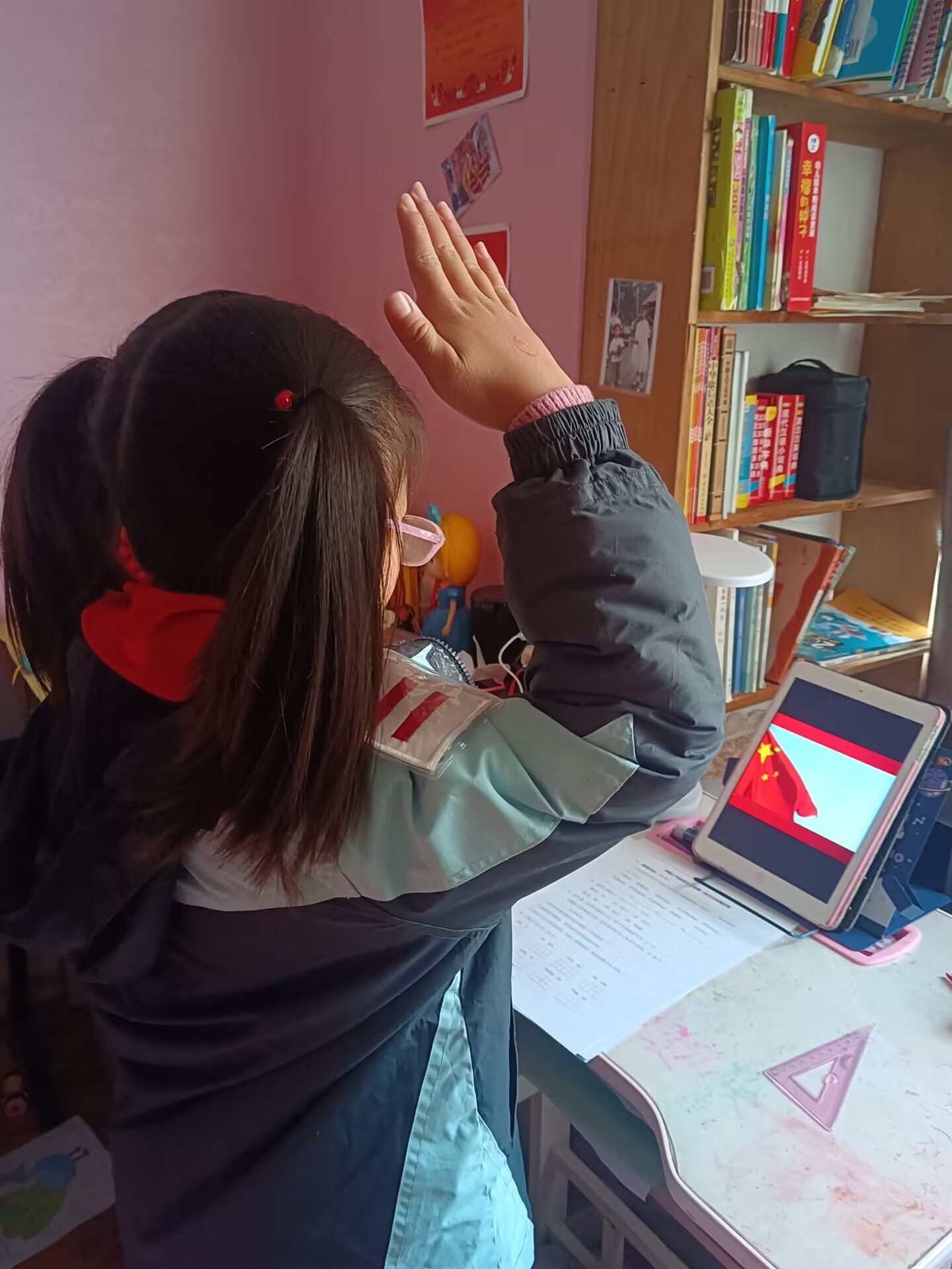 正学丁三】存友善之心 做友善少_html_m53b4cd65.jpg