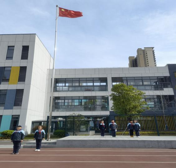 11.22升旗仪式_html_2e66c616.jpg