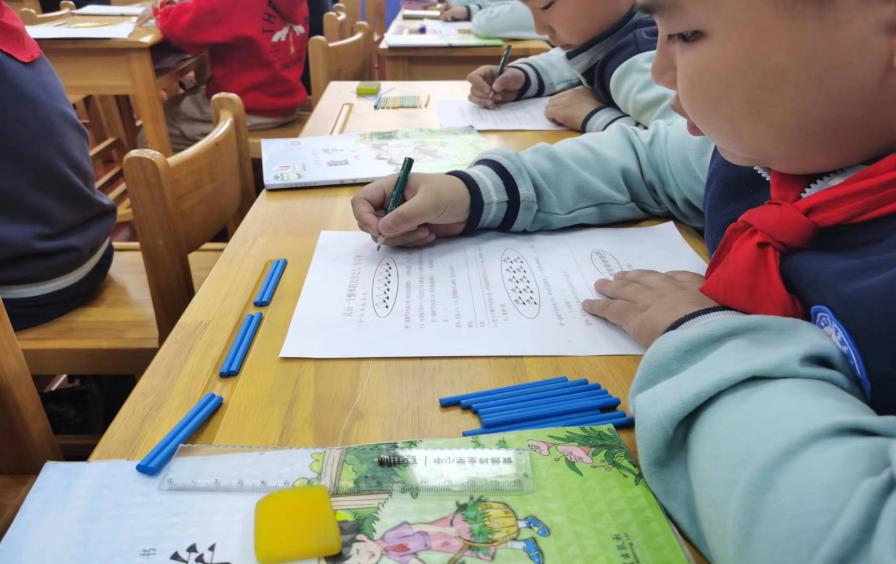 5.6数学教研活动报道_html_602f6b92.jpg
