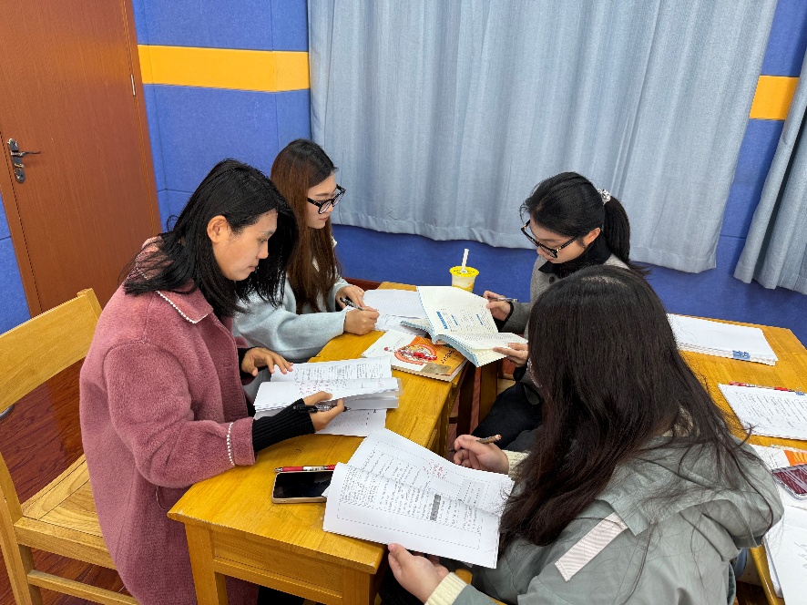 【正学丁三·教学】聚焦核心素养 筑牢教学根基——南京市丁家庄第三小学语文组第六次集体备课活动侧记_html_66083e49.jpg