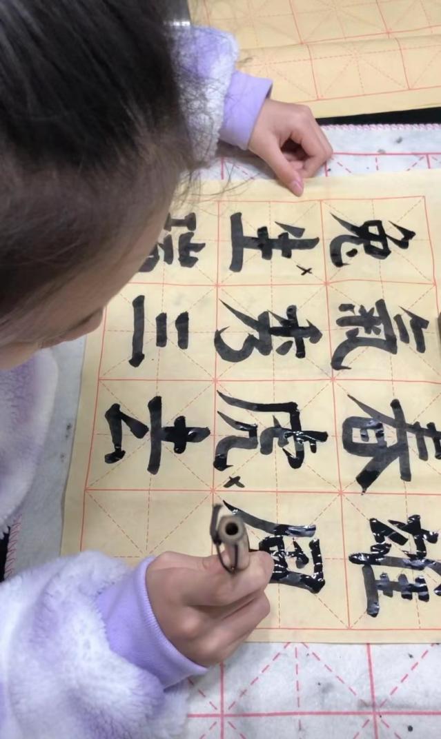 正学丁三】喜迎新春，福满校园—_html_1ba6d668.jpg