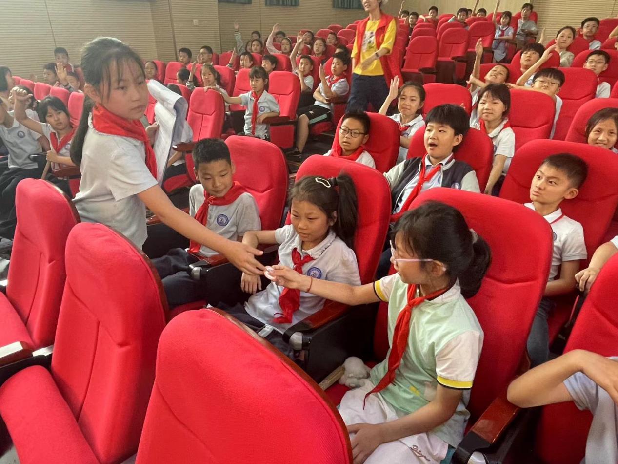 【正学丁三·教学】书香润童心  寓言启智慧南京市丁家庄第三小学三年级读书节活动(2)_html_m19ca7a8f.jpg