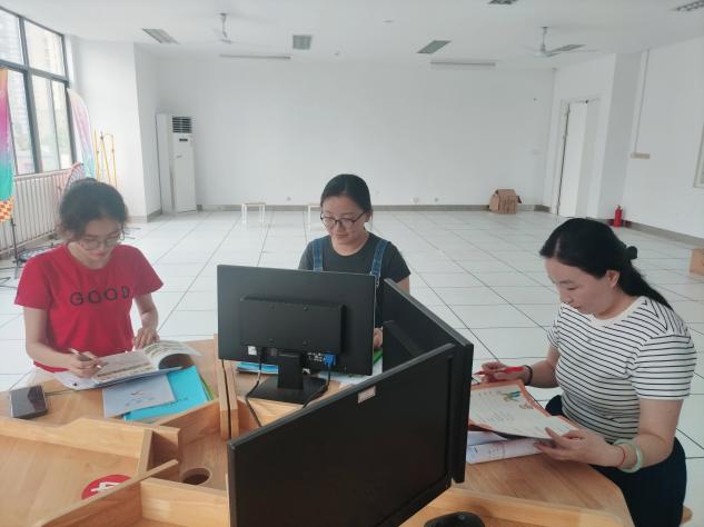 英语组第一次集体备课活动报道_html_516a062c.jpg
