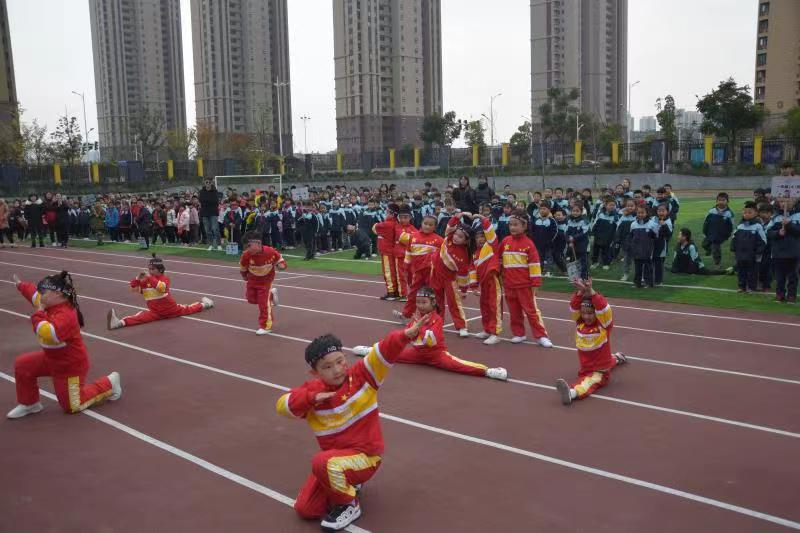 【正学丁三】运动点燃热情 校园别样风采_html_m53f9b83a.jpg