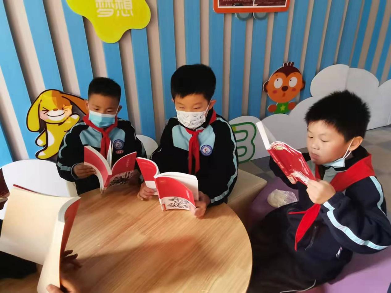 阅读红色经典 传承红色基因_html_m2c7787ee.jpg