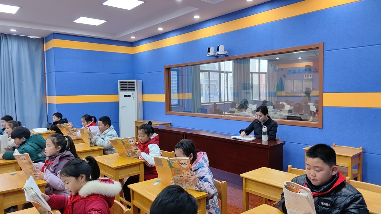 新锐教学，青春展翅——丁家庄第三小学青年教师展示课docx_html_m6e3bf4da.jpg