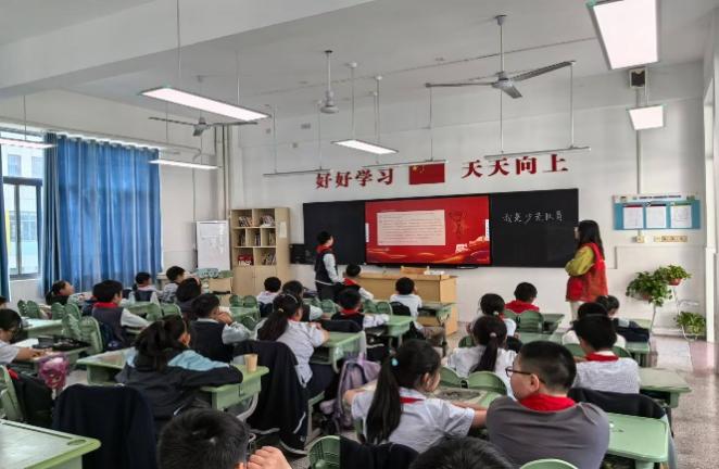 【正学丁三·德育】喜迎建队日 争做好队员_html_118c8245.jpg