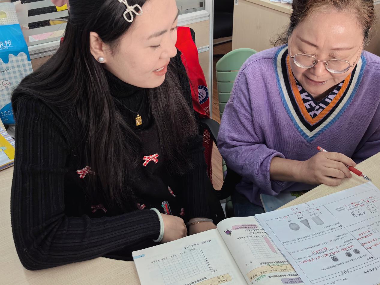 10.22数学组第八周集体备课活动侧记_html_m6514500d.jpg