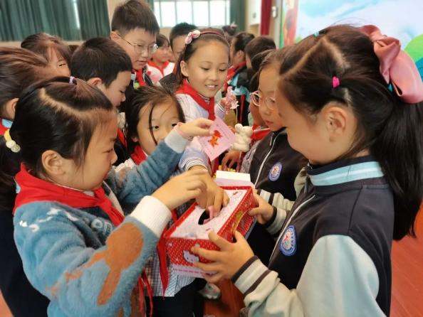 【正学丁三】初心承百年，雏鹰竞未来_html_2a4be418.jpg