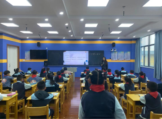 【正学丁三】聚焦课时目标，轻负高质----_html_21d6eea7.png