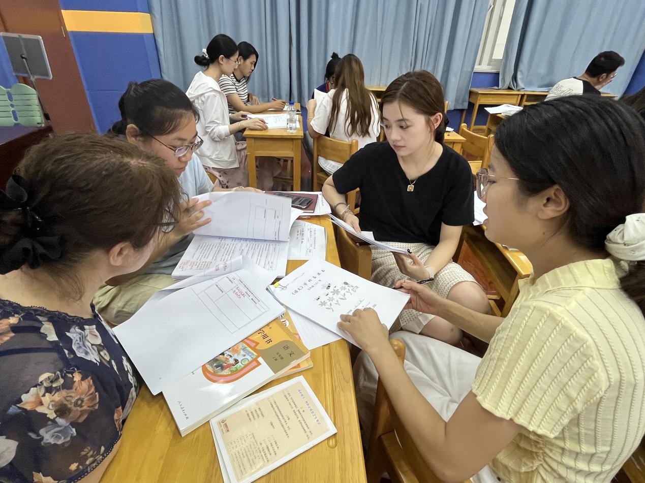 【正学丁三·教学】思维碰撞生花，集备凝智前行——南京市丁家庄第三小学新学期第二次语文组集体备课活动侧记_html_m14c257e5.jpg