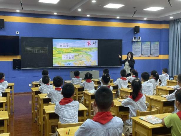 副本【正学丁三】教研促成长 谱写新篇章——丁家庄第三小学语文组校本研修活动侧记_html_44b71614.jpg