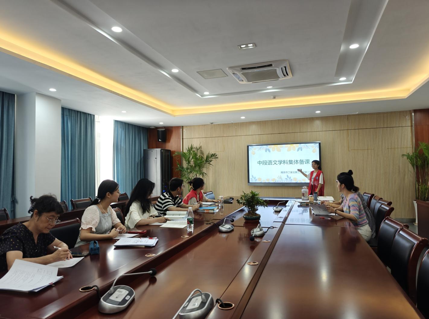 【正学丁三·教学】———“凝聚集体智慧，共备高效课堂“南京市丁家庄第三小学第三周中段语文集体备课活动侧记_html_m4f04c48f.jpg