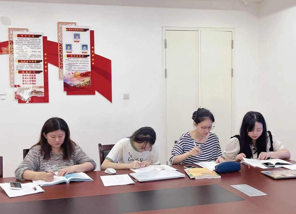 【正学丁三·教学】善研善教，勤思笃行——南京市丁家庄第三小学语文组低年段集体备课活动侧记(1)_html_m3f3ef8b1.jpg