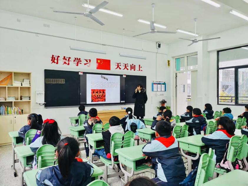元宵节猜灯谜主题活动报道——康金苗(2)(1)_html_1f088b5f.jpg