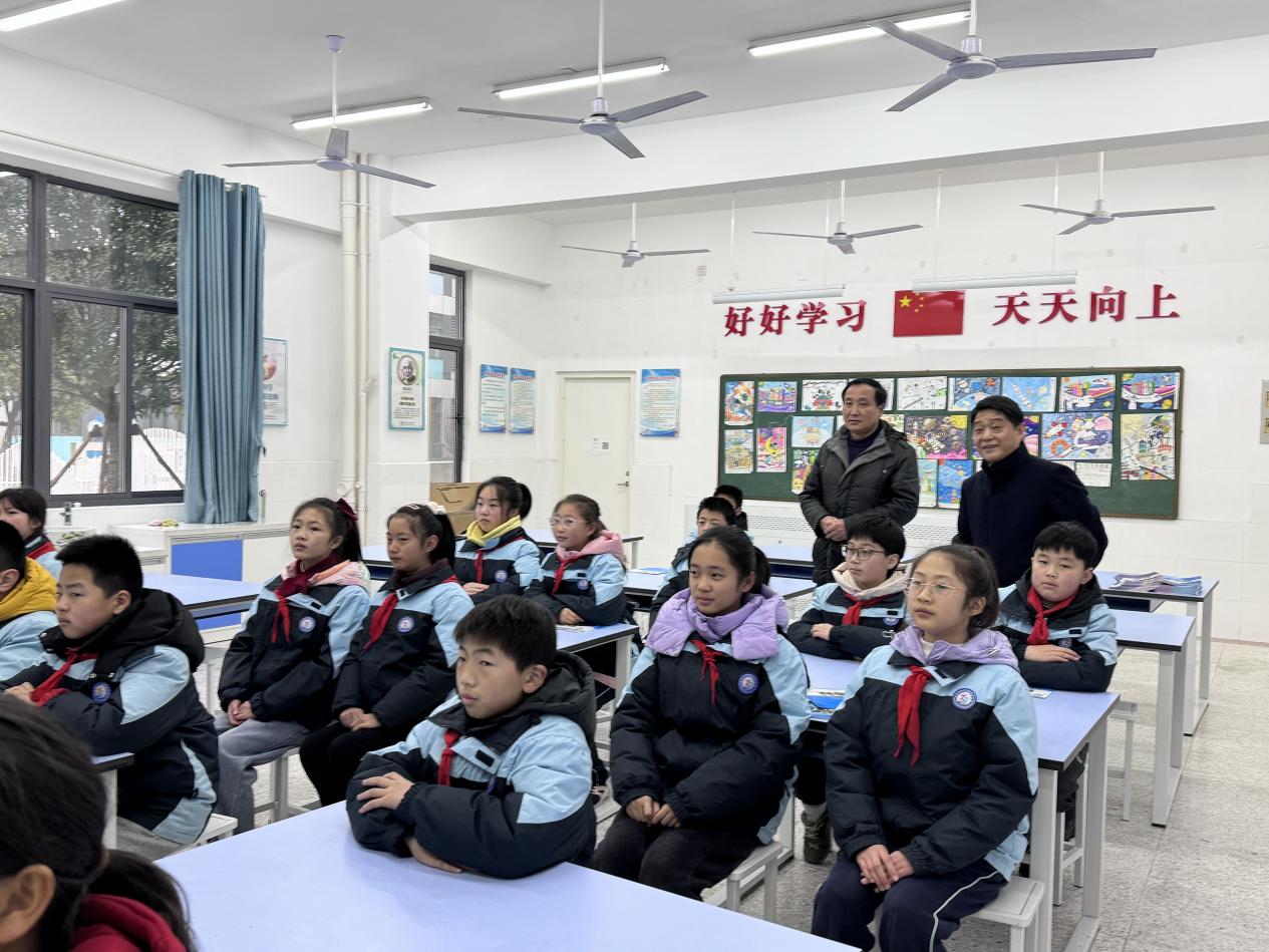 【正学丁三】春意盎然开学季  督学视导启新程_html_713fa40f.jpg