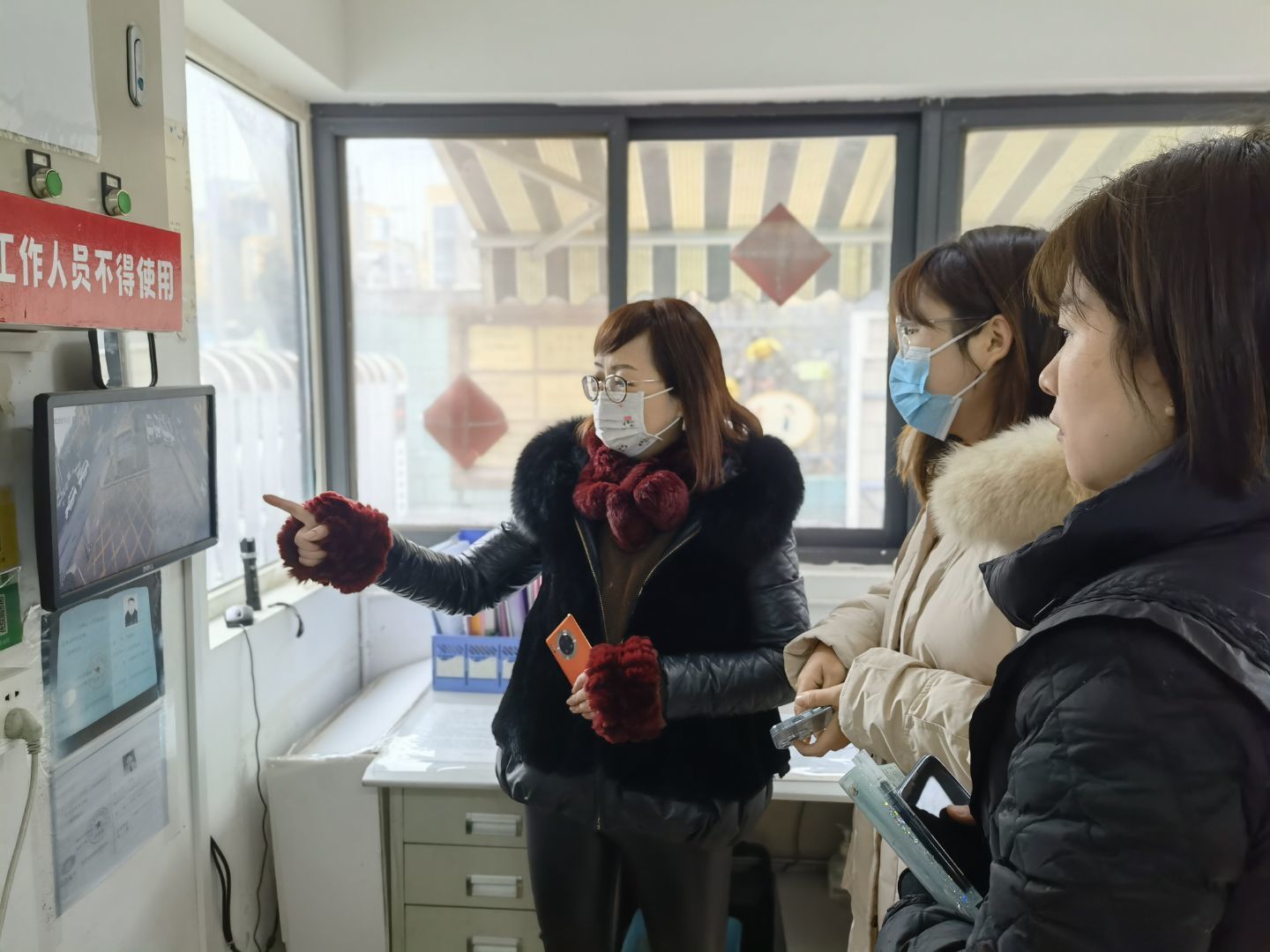 安全第一，检查先行——记集团春季开学前安全检查_html_m317b456b.jpg