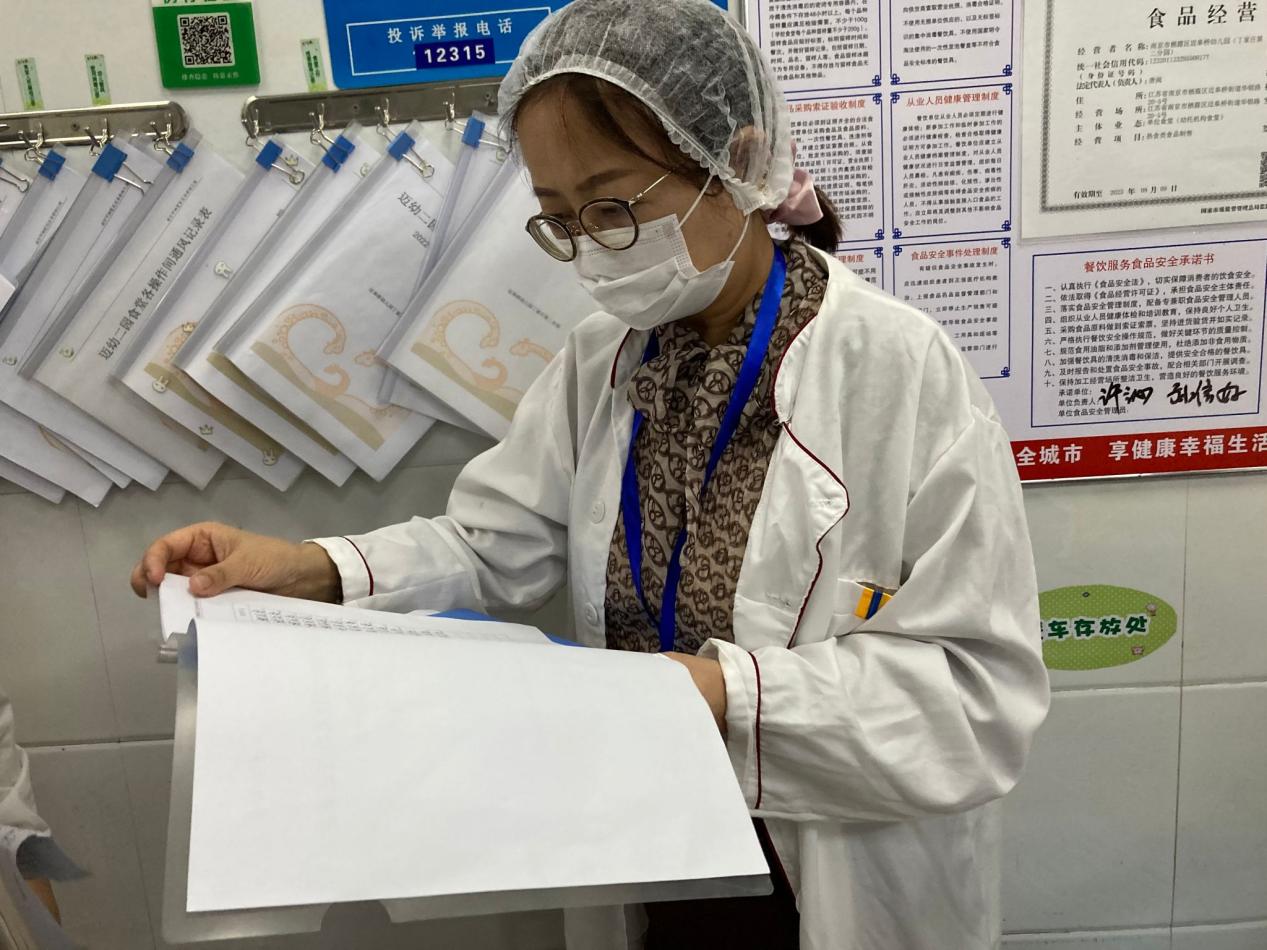 【生命迈幼·校园督导】督导零距离，助推安全路_html_m46e6c48c.jpg