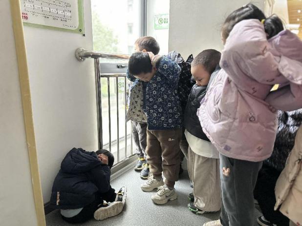 3.6防踩踏演练_html_1d781cb4.jpg