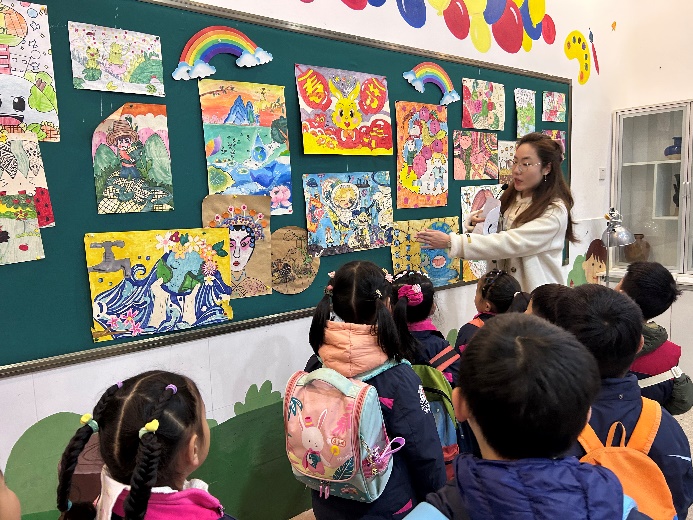 3.14大班组第一次参观小学报道_html_7f505ec5.jpg
