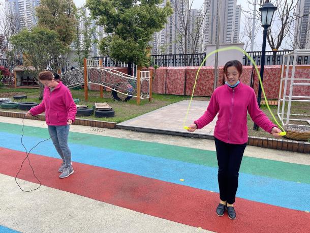 大班组跳绳活动报道_html_41dc6660.jpg