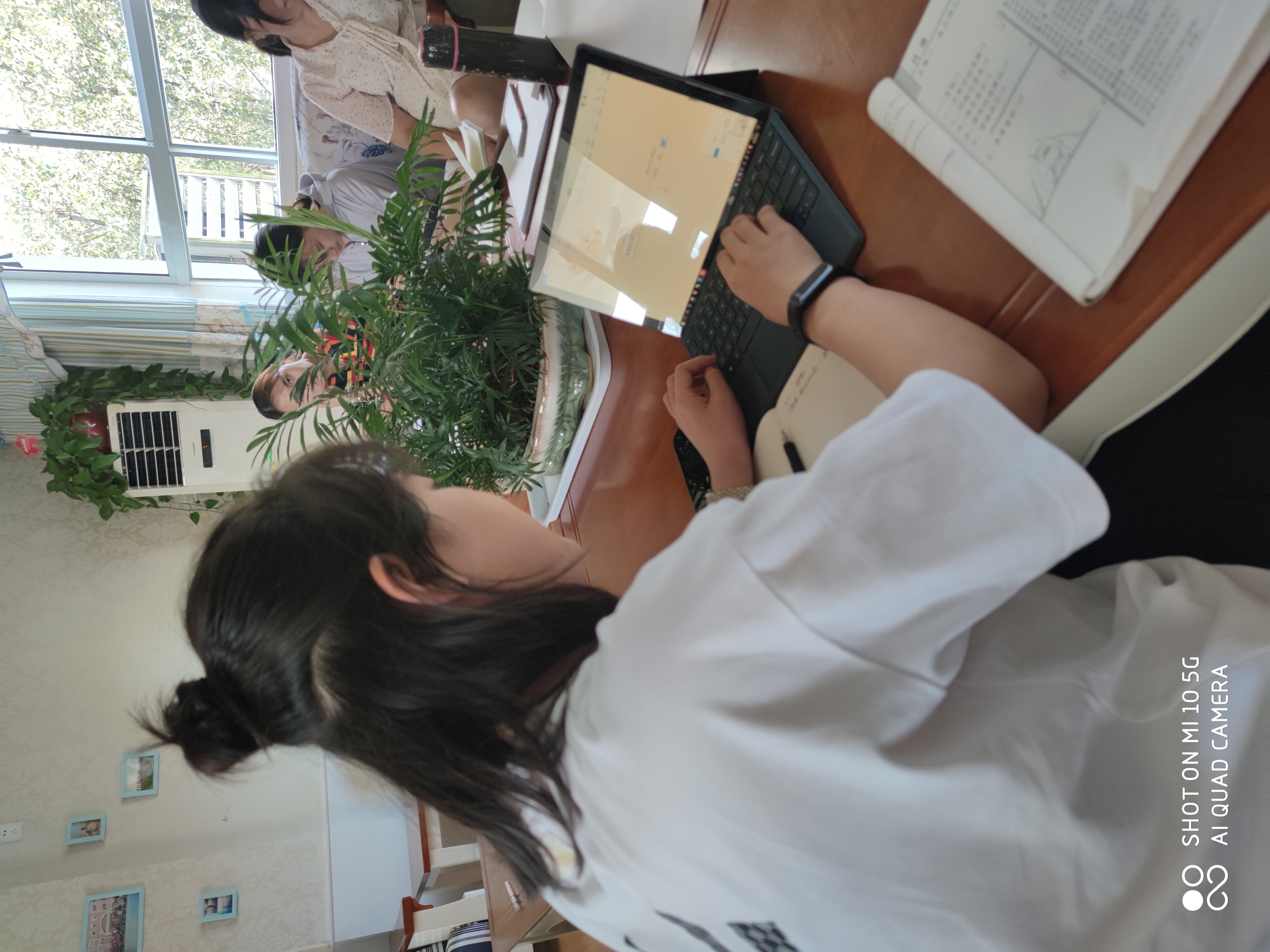 聚焦主题审议 师幼共成长_html_1755a760.jpg