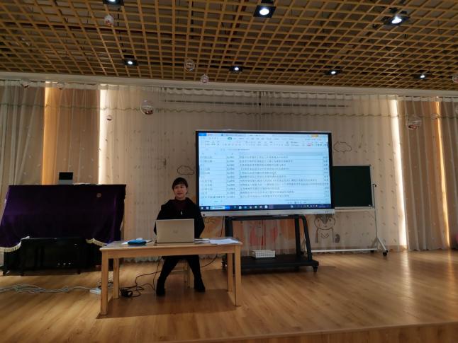 教科研报道 孙莉(1)_html_m48a0a260.jpg
