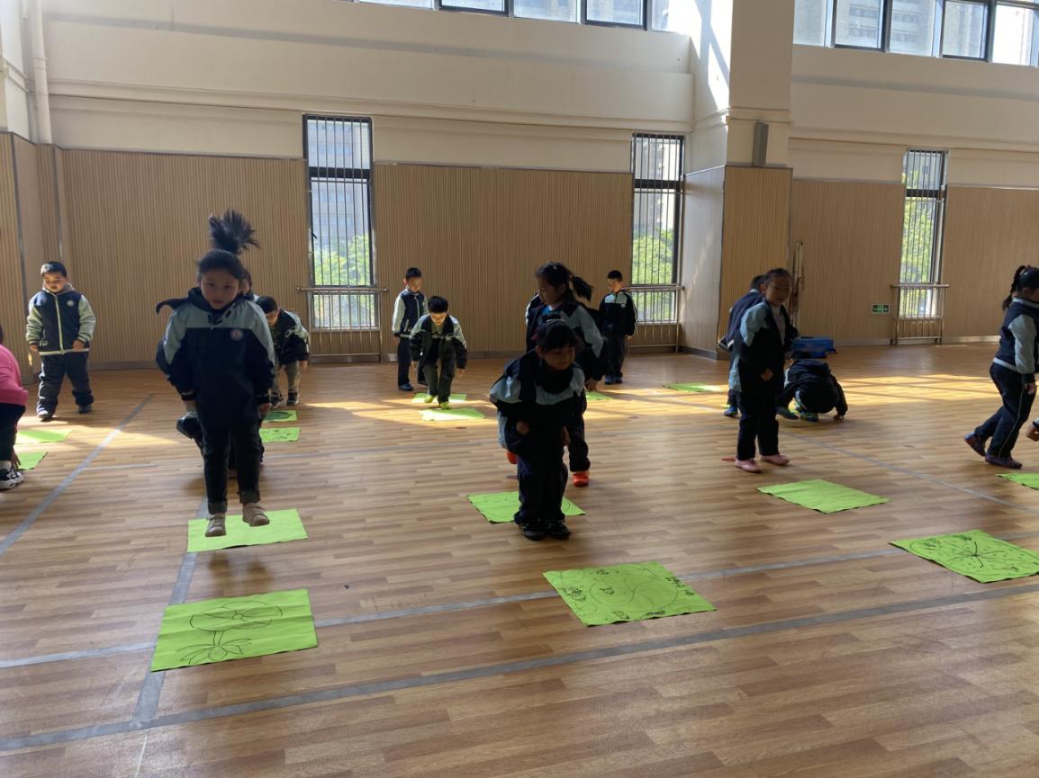 参观小学新闻稿(1)_html_bbb27e1.jpg