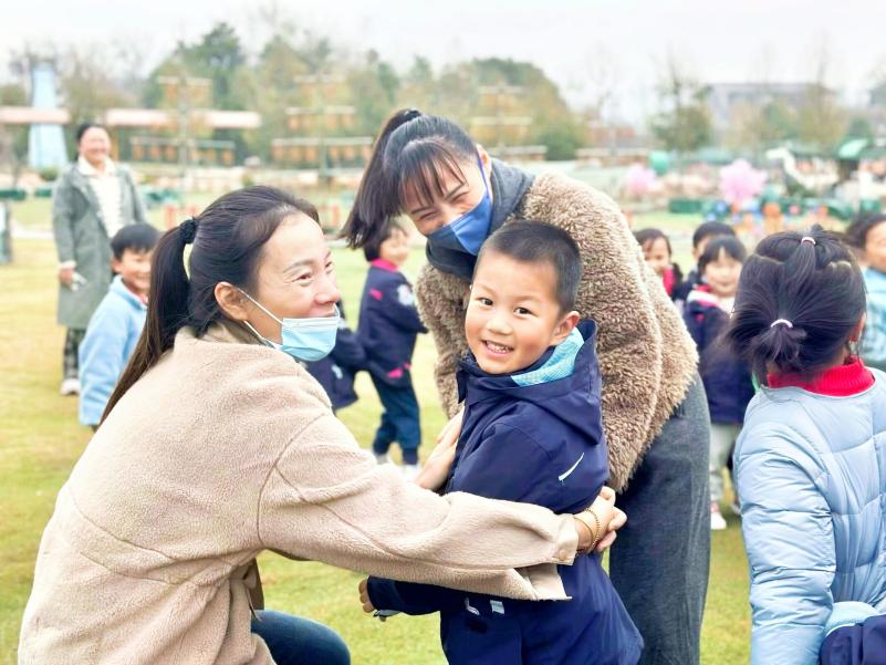 2024年3月27日春游报道_html_m38d42360.jpg