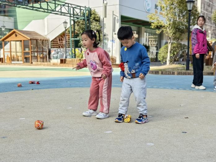 【生命迈幼·联合教研】“玩”有道，“研”有理——记迈幼集团体育组第一次教研活动_html_6cdbe206.jpg