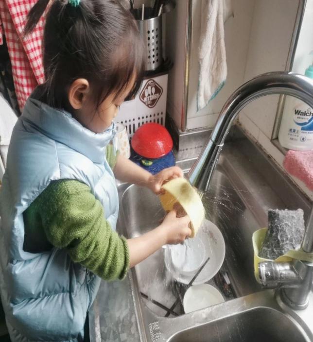 劳动最光荣（鲁苏婉）(1)_html_m21ea87b1.jpg