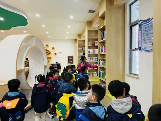 翁兴荣2024.3.18【生命迈幼·幼小衔接 】初探小学，“幼”见成长_html_210eef1c.jpg