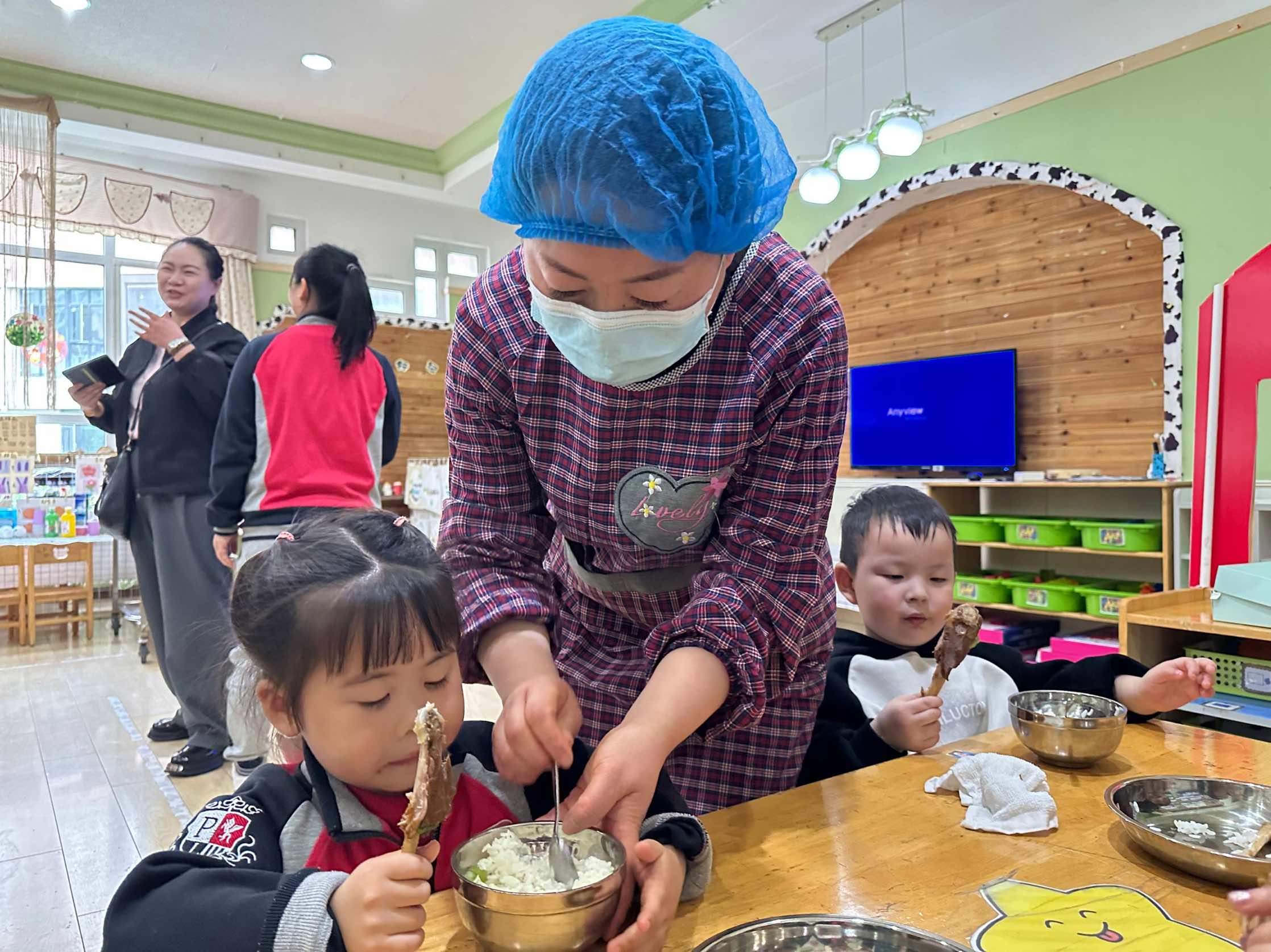 生命迈幼·校园新闻】“伴”日有约，“游”见精彩——迈幼一园小班家长开放日 (2)(1)(1)_html_m4cf6d82c.jpg