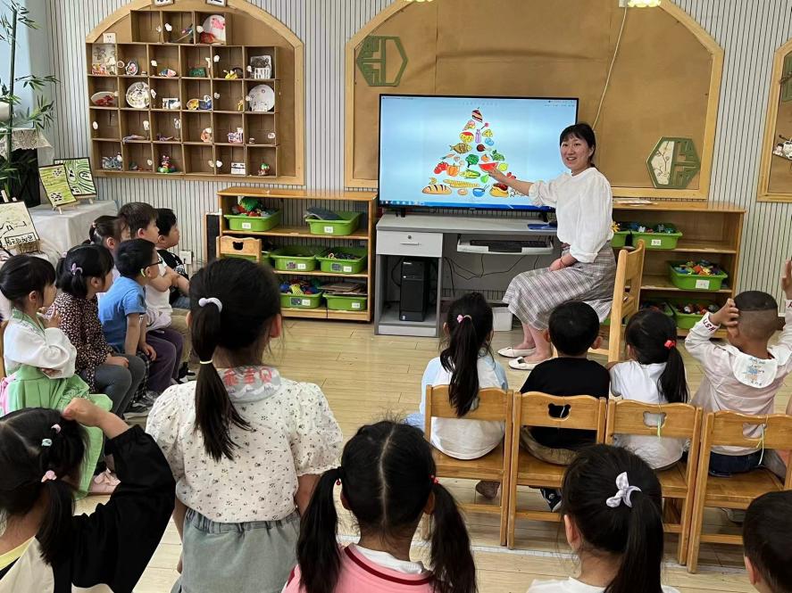 【生命迈幼·后勤动态】营养日活动报道_html_716d5444.jpg