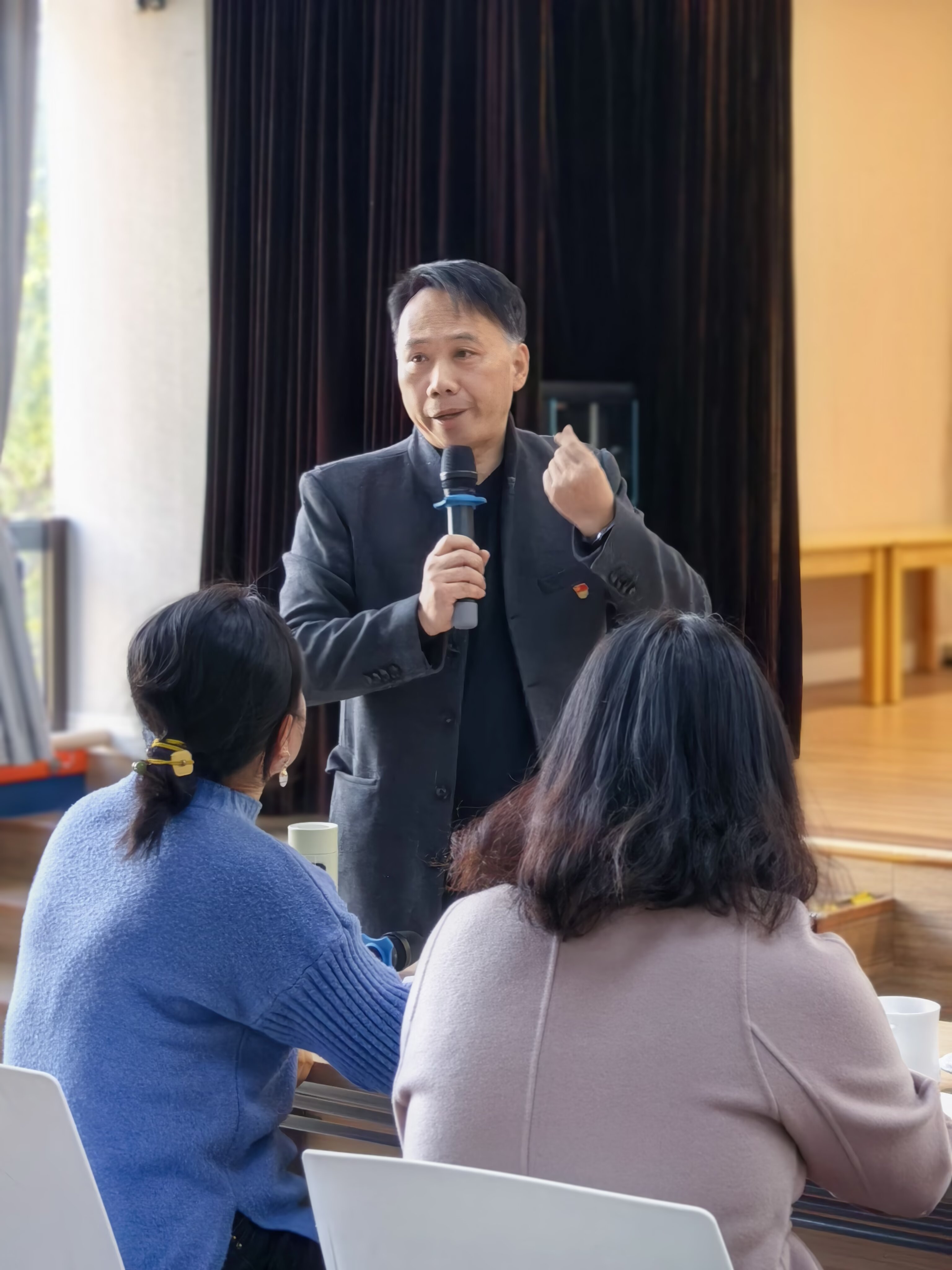 【生命迈幼•榜样引领】薪火传精神，匠心续新程——迈幼教育集团“劳模工匠进校园”专题讲座doc (1)_html_3dab60c4.jpg