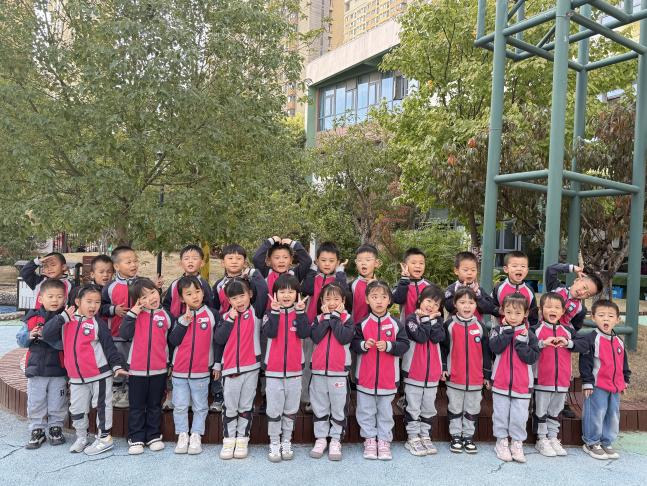 10月明星班级 报道_html_1683cfe6.jpg