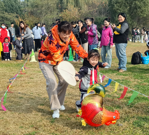 绘本节 亲子运动会 新闻稿 _html_4c404007.png