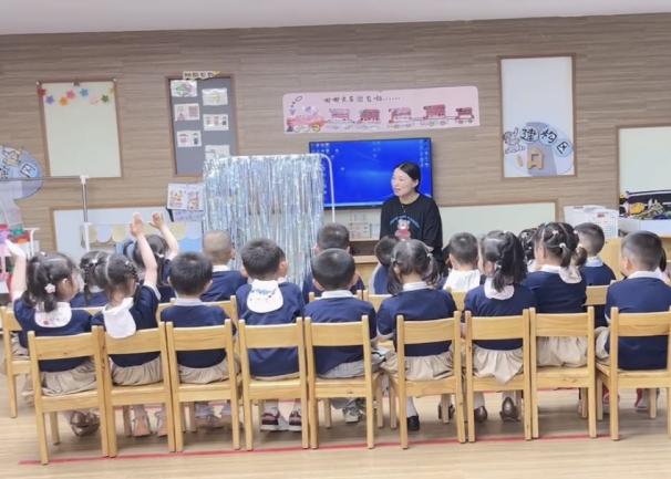 2022.6.1【生命迈幼·教学动态】“粽”玩六一 惊喜嗨翻天_html_58f7def7.jpg