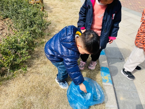 3.5雷锋活动_html_159578be.jpg