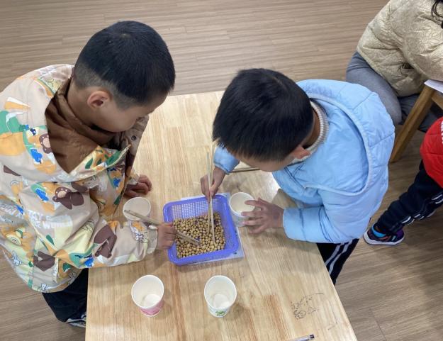8.【生命迈幼&middot;卫生保健】生活小能手 自理我最棒--幼儿自理能力评比_html_3f0fe2f4.jpg