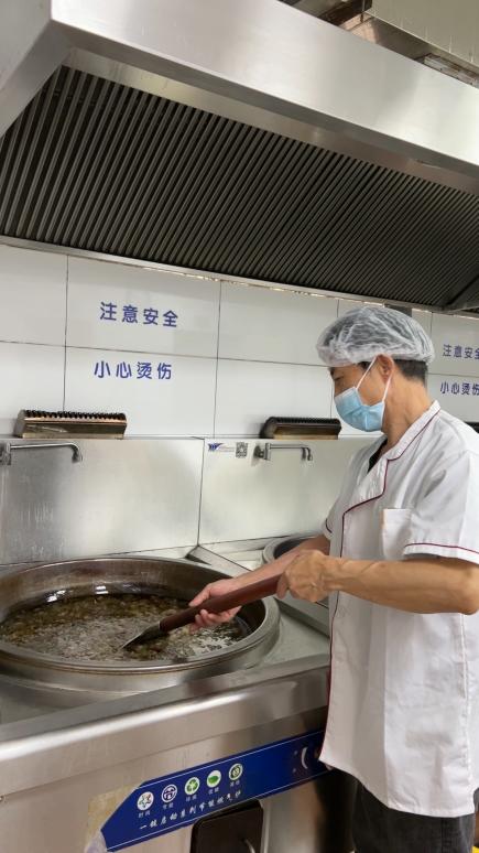 5.6月师德标兵_html_612005de.jpg