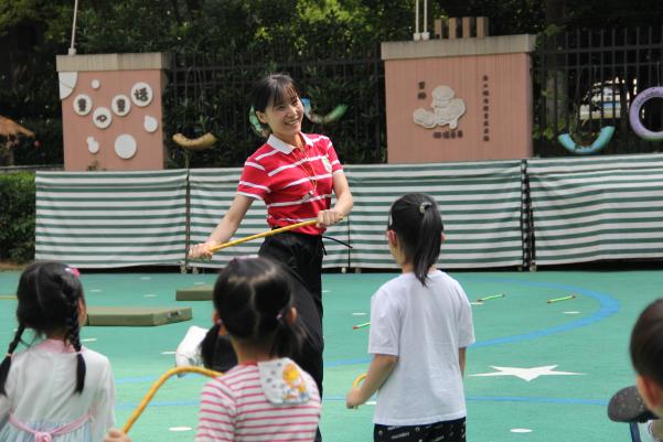 【栖霞版本】携手同行 互学共进(2)(1)(1)(1)(1)_html_2e8be044.jpg