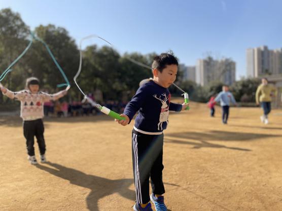 2021.1.19 赵华 拥抱暖冬，快乐运动_html_761ea8d4.jpg