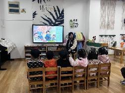 2023.5.29【生活燕幼·园区动态】燕幼中心园：温暖话童年，拾趣好时光——故事团活动_html_6cb11170.jpg