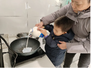 20250103【生活燕幼·园区动态】“节气食光里，共育润童行”——舌尖上的节气之小寒_html_3a6e56fe.png