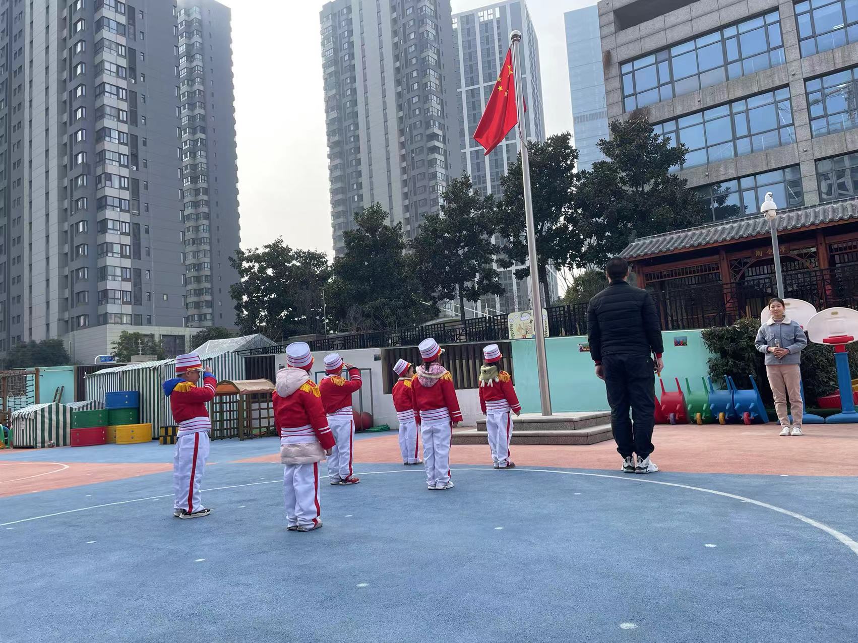 20240311大三班升旗仪式_html_m4a23d3b1.jpg