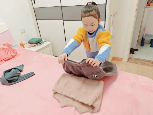 20240220【生活燕幼·园区动态】“新年齐动手，劳动乐无穷”——幼儿寒假日常生活劳动实践活动_html_m237cebee.jpg