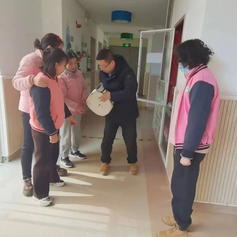 生活燕幼•安全第一消防安全活动_html_m3553148d.jpg