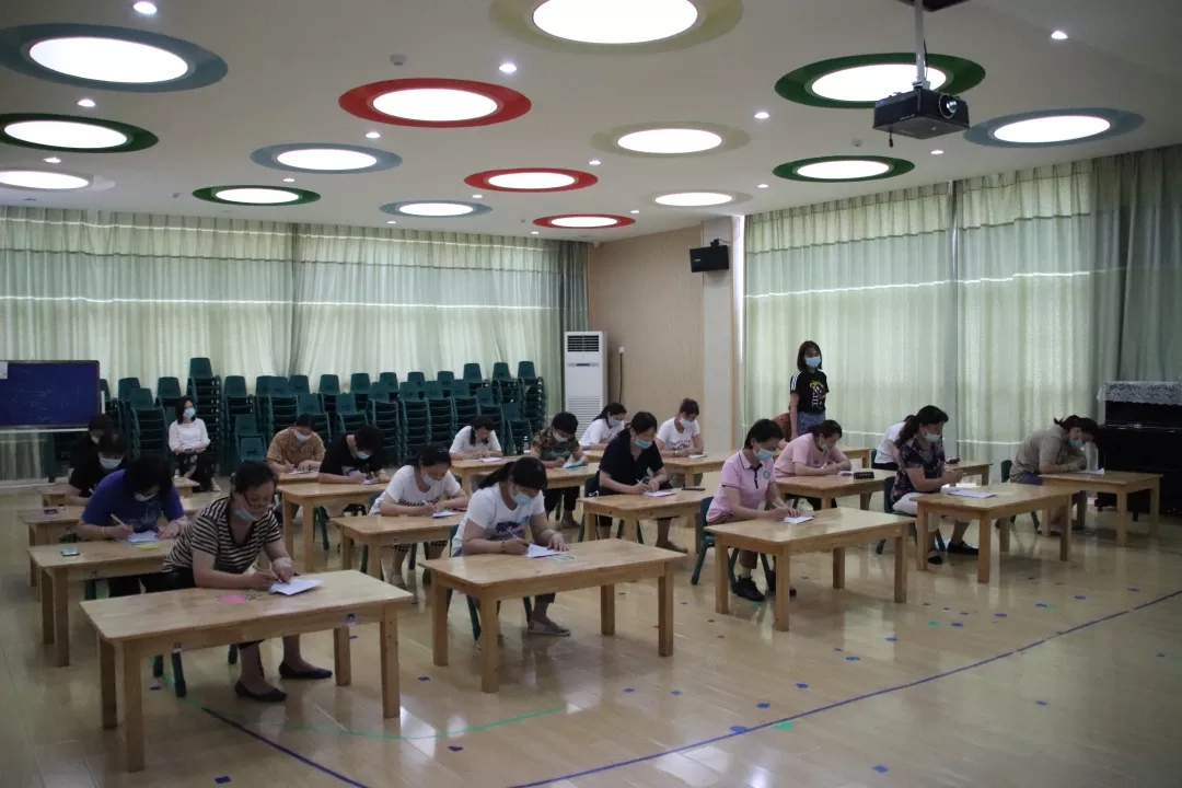 为了进一步提高保育老师的专业素养_html_63146bad.jpg